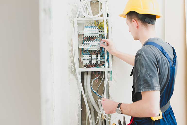 5 Top Reasons Why Hiring A Professional Electrician Is Better