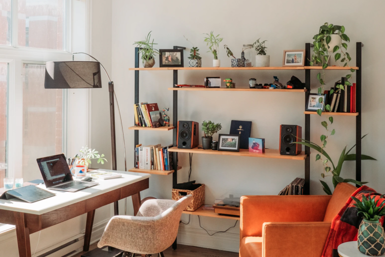 Escritorios  Small apartment decorating, Home office decor, Small home  offices