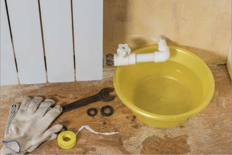 Dealing With A Plumbing Emergency: What To Do When A Pipe Bursts